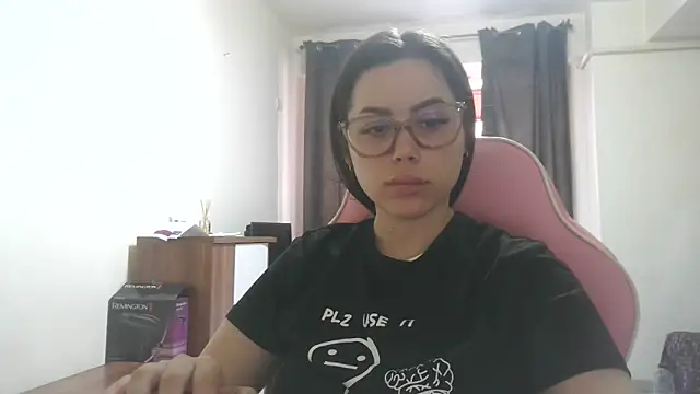 LovelyJulliette online show from June 1, 10:15 am