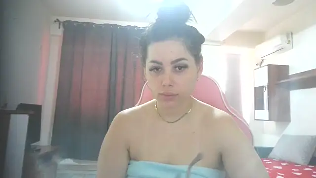 Snapshot of LovelyJulliette chatting on June 14, 1:56 pm LovelyJulliette online show from June 14, 1:56 pm