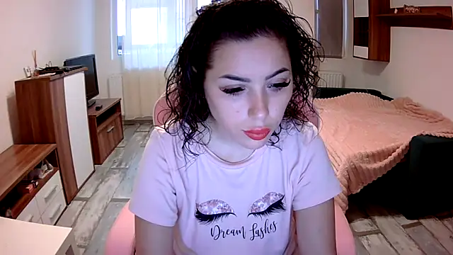 Snapshot of LovelyJulliette chatting on October 7, 12:06 pm LovelyJulliette online show from October 7, 12:06 pm