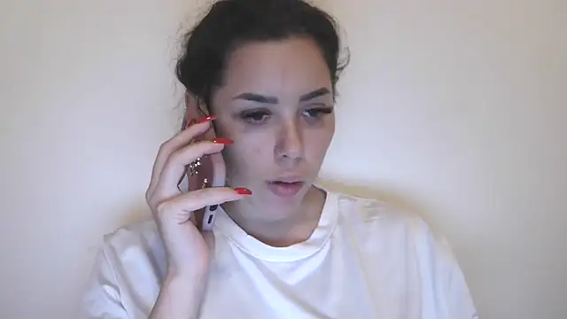 LovelyJulliette online show from November 6, 9:30 pm