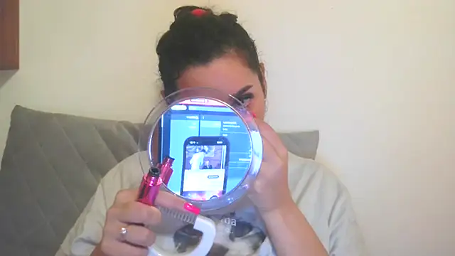 LovelyJulliette online show from December 5, 2:26 pm