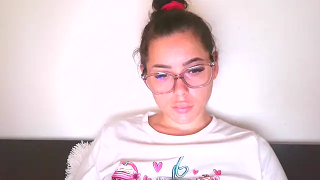 LovelyJulliette online show from October 24, 11:31 am