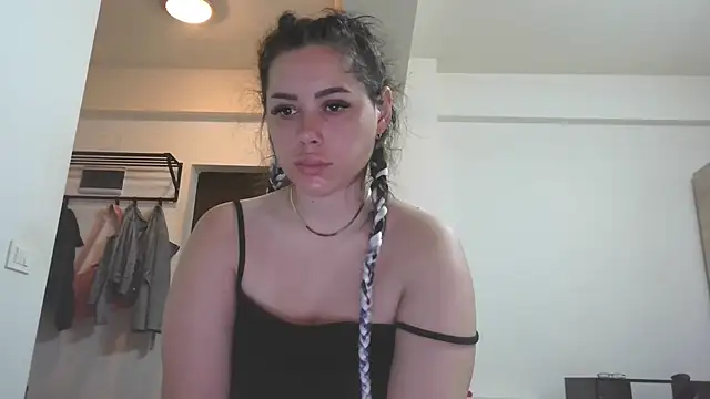 Snapshot of LovelyJulliette chatting on July 6, 12:56 pm LovelyJulliette online show from July 6, 12:56 pm