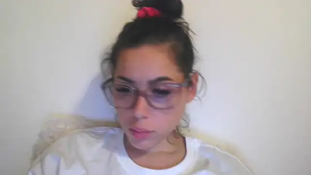Snapshot of LovelyJulliette chatting on October 15, 12:09 am LovelyJulliette online show from October 15, 12:09 am