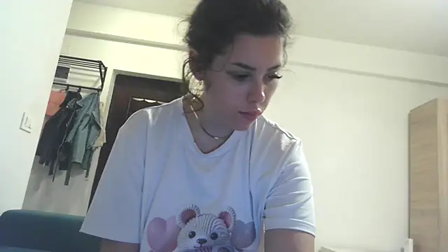 LovelyJulliette online show from November 16, 4:45 pm