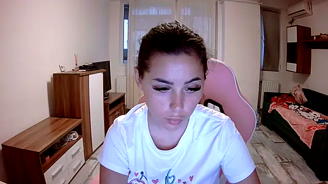 Snapshot of LovelyJulliette chatting on September 11, 4:07 pm LovelyJulliette online show from September 11, 4:07 pm