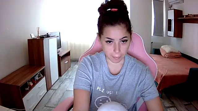 Snapshot of LovelyJulliette chatting on September 26, 9:05 am LovelyJulliette online show from September 26, 9:05 am