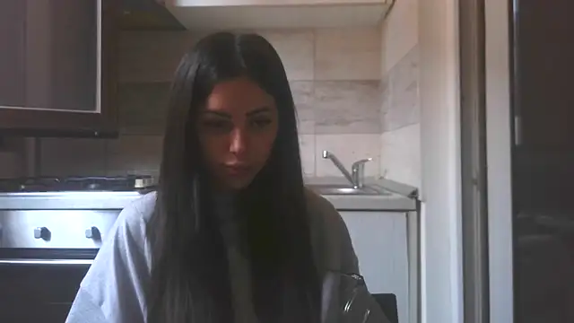 LovelyJulliette online show from May 11, 10:38 am