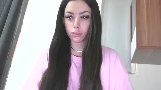 LovelyJulliette online show from April 15, 2:32 pm