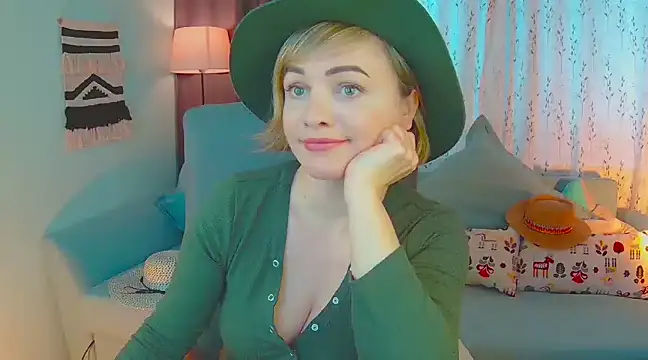 NandiSmile online show from March 18, 8:17 am