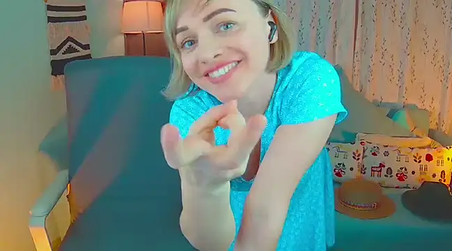 NandiSmile online show from March 17, 4:43 pm