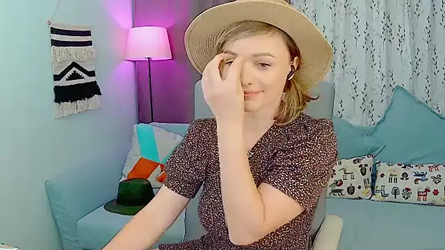 NandiSmile online show from October 29, 4:39 pm