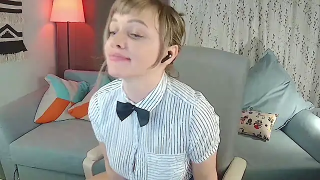 NandiSmile online show from February 17, 5:32 pm