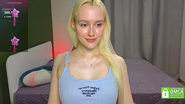 Snapshot of CaseyLabow chatting on November 16, 3:22 am CaseyLabow online show from November 16, 3:22 am