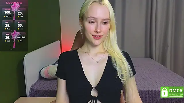 Snapshot of CaseyLabow chatting on November 25, 3:51 am CaseyLabow online show from November 25, 3:51 am