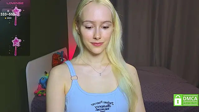 Snapshot of CaseyLabow chatting on December 2, 2:56 am CaseyLabow online show from December 2, 2:56 am