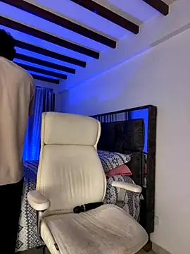 natashasweet online show from September 24, 11:32 pm