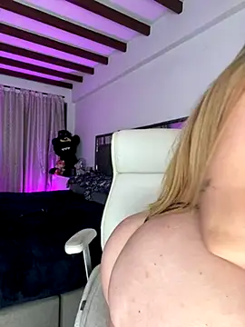 natashasweet online show from October 25, 4:33 am