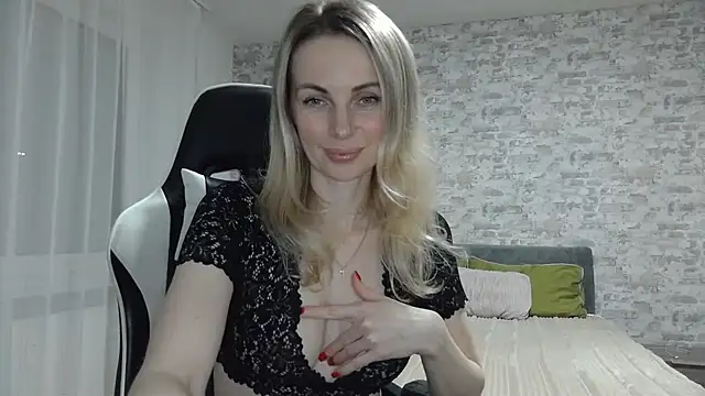 AlissonBia online show from April 27, 9:35 pm