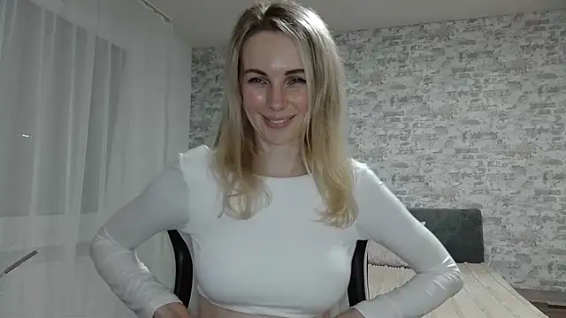 Snapshot of AlissonBia chatting on June 15, 9:14 pm AlissonBia online show from June 15, 9:14 pm