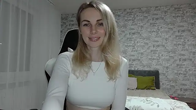 Snapshot of AlissonBia chatting on June 6, 8:58 pm AlissonBia online show from June 6, 8:58 pm