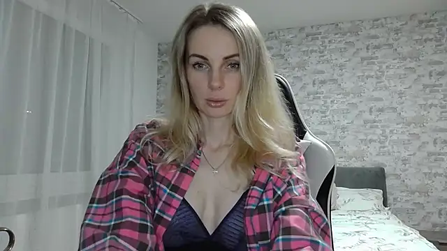 Snapshot of AlissonBia chatting on May 10, 9:05 pm AlissonBia online show from May 10, 9:05 pm