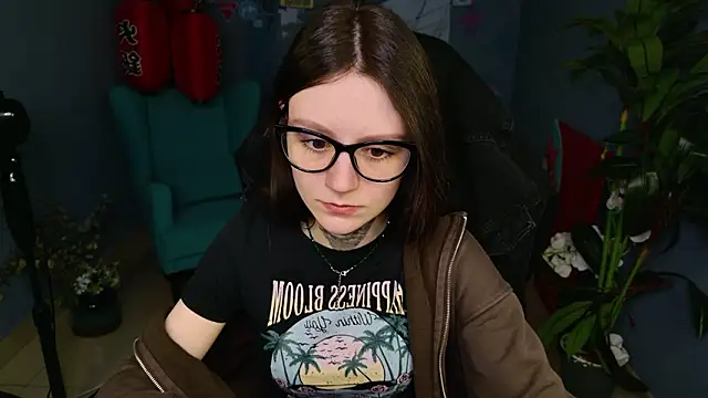 VeliraBraitberg online show from March 11, 1:16 pm