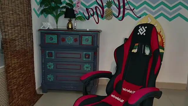 VeliraBraitberg online show from September 29, 10:33 am