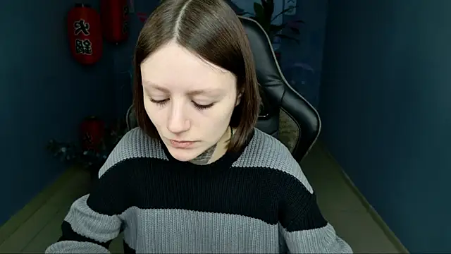 VeliraBraitberg online show from March 20, 5:02 am