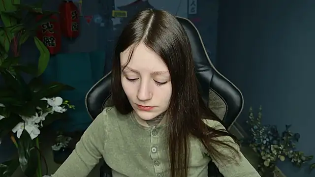 VeliraBraitberg online show from February 8, 8:09 am