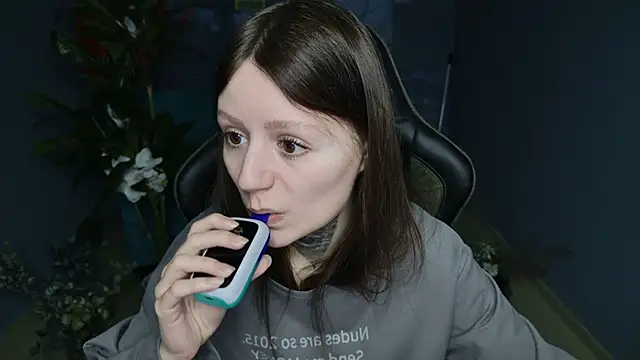 VeliraBraitberg online show from February 26, 5:03 am