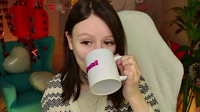 VeliraBraitberg online show from February 12, 1:11 pm