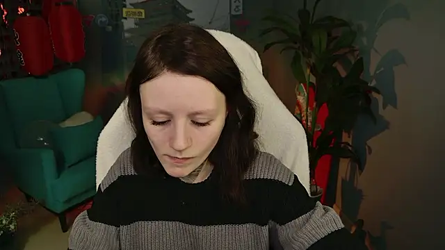 VeliraBraitberg online show from February 26, 1:11 pm