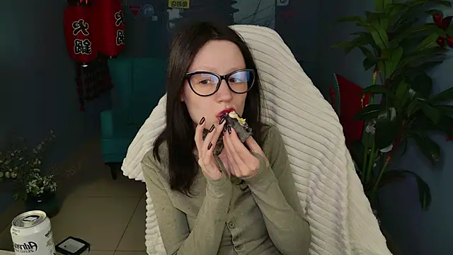 VeliraBraitberg online show from March 29, 3:46 pm