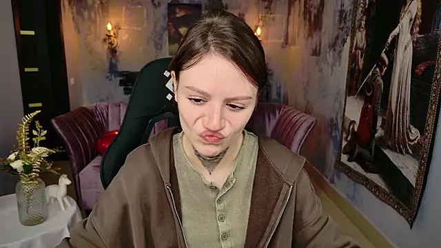 VeliraBraitberg online show from October 19, 3:37 pm