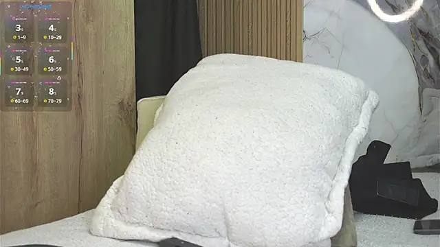 Snapshot of Jess_Goddess chatting on November 9, 8:35 pm Jess Goddess online show from November 9, 8:35 pm