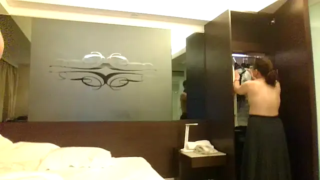 Snapshot of cokezero1668 chatting on February 17, 5:12 pm cokezero1668 online show from February 17, 5:12 pm