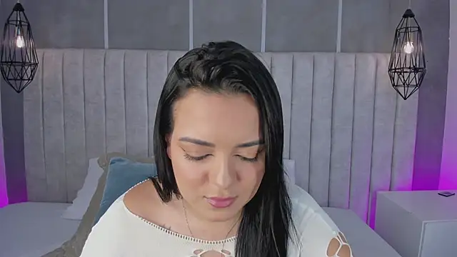 lea gray online show from February 19, 6:49 pm