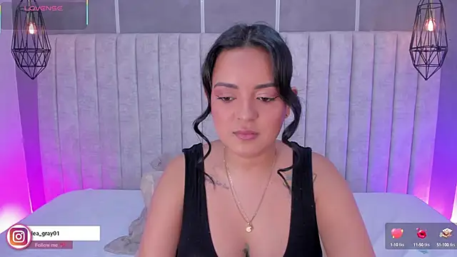 lea gray online show from October 11, 6:53 pm