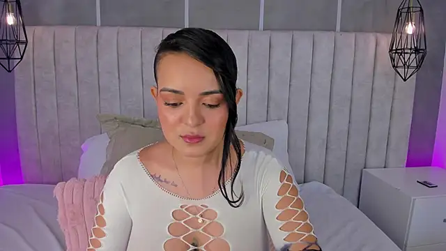 lea gray online show from April 9, 6:36 pm