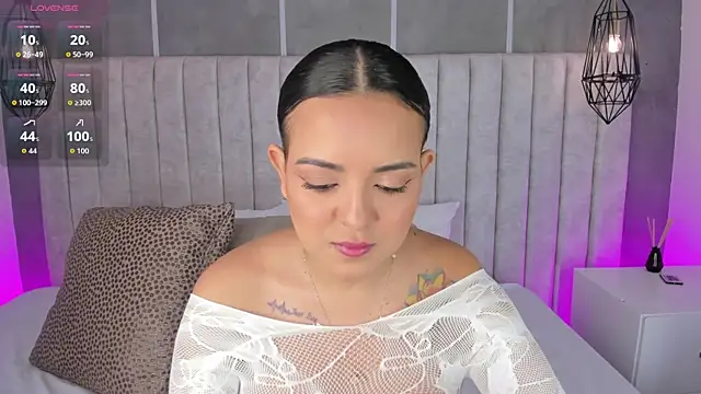 lea gray online show from December 16, 6:23 pm