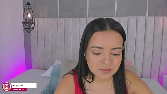 lea gray online show from November 12, 6:12 pm