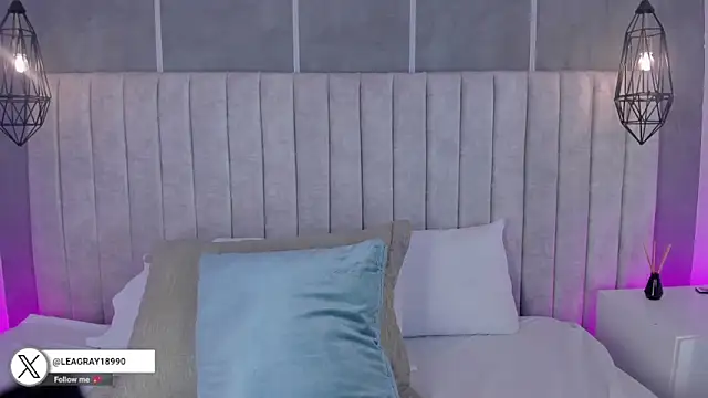 lea gray online show from November 27, 6:19 pm