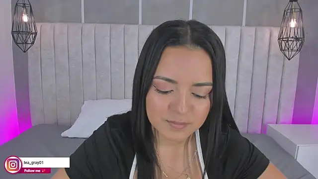 lea gray online show from November 11, 7:08 pm