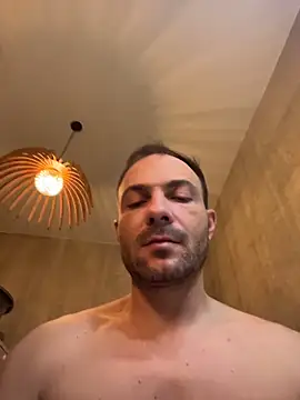 Adventurehotman online show from April 2, 7:20 pm