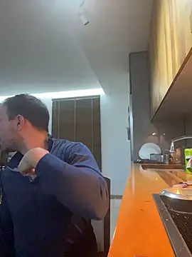 Adventurehotman online show from December 4, 11:59 pm