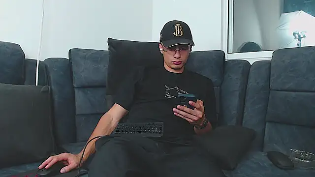 Snapshot of Stiven_CL chatting on February 25, 3:20 am Stiven CL online show from February 25, 3:20 am