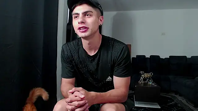 Stiven CL online show from November 4, 10:46 pm