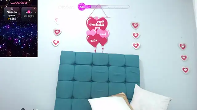 Snapshot of SofiaSexy_ chatting on February 18, 5:53 pm SofiaSexy online show from February 18, 5:53 pm