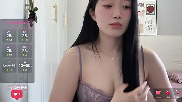 Snapshot of rose-u chatting on July 5, 1:21 am rose-u online show from July 5, 1:21 am